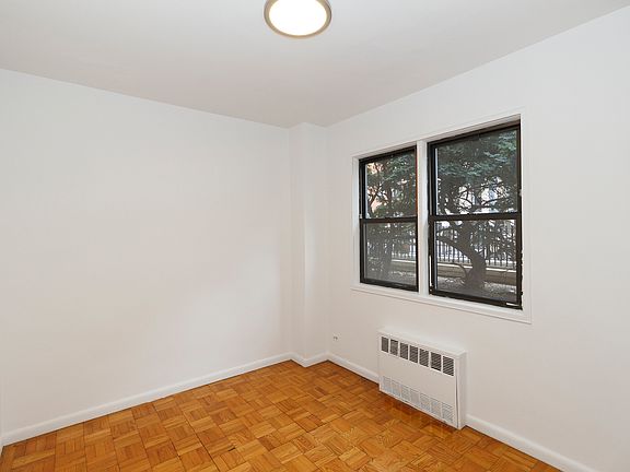 3rd image of 150 E 18th St APT 1F