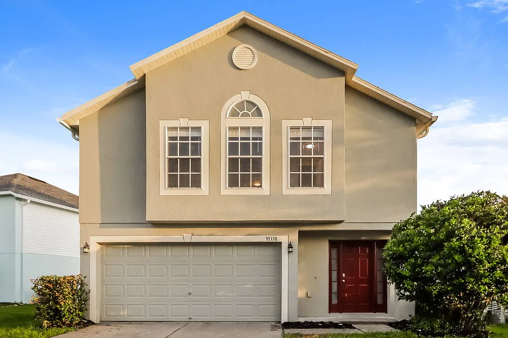 4 bed, 2.5 bath, 1891 sqft, $2,220 — Photo 1