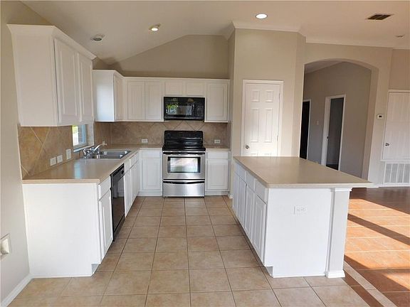 3rd image of 226 Niagara Falls Dr