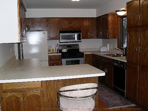 4th image of 164 E Grantley Ave