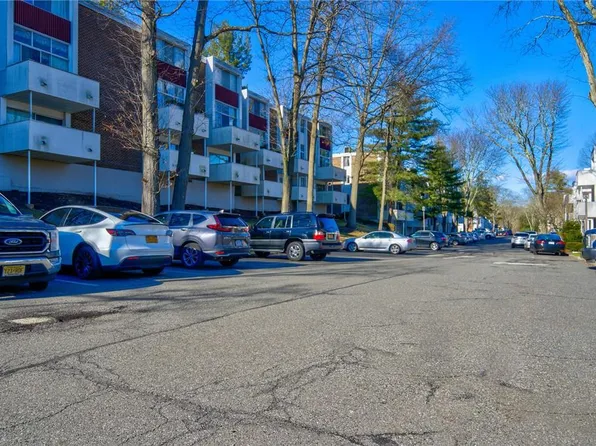 1515 Fox Glen Drive, Hartsdale, NY 10530