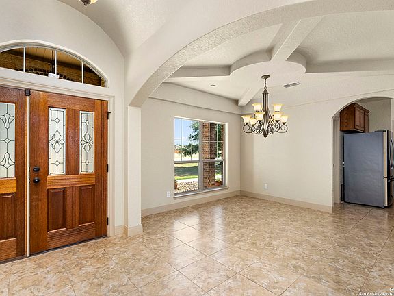 4th image of 15914 Lake Shore Dr