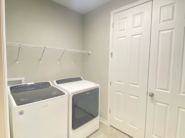 698 Bay Bridge Cir — Photo 31