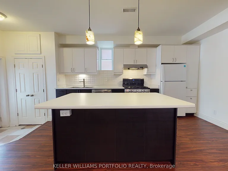 546 Eglinton Ave E #5 — Photo 11