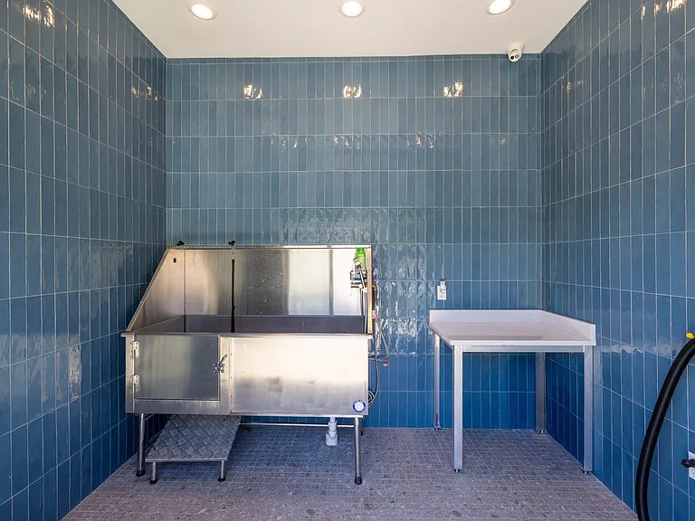 Evolve at Parkway Apartment Homes — Photo 28