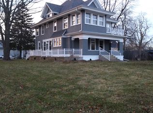 206 E 5th St, Mackinaw, IL
