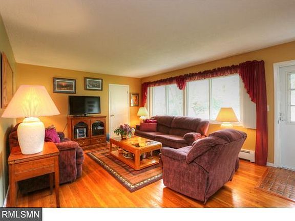 4th image of 2114 McMenemy St N
