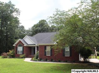 85 Forest Dr, Henagar, AL 35978