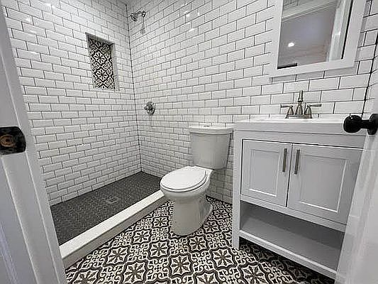 4th image of 457 Quincy Ave #1A