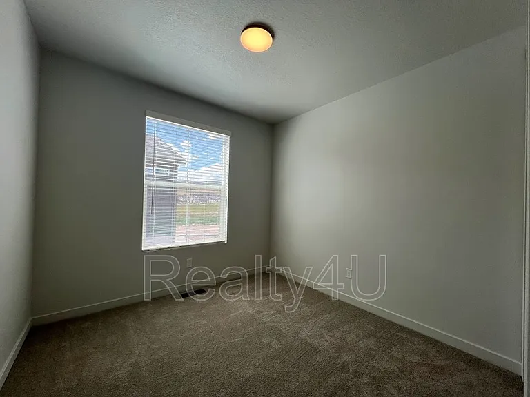 2771 N 3870 W — Photo 17