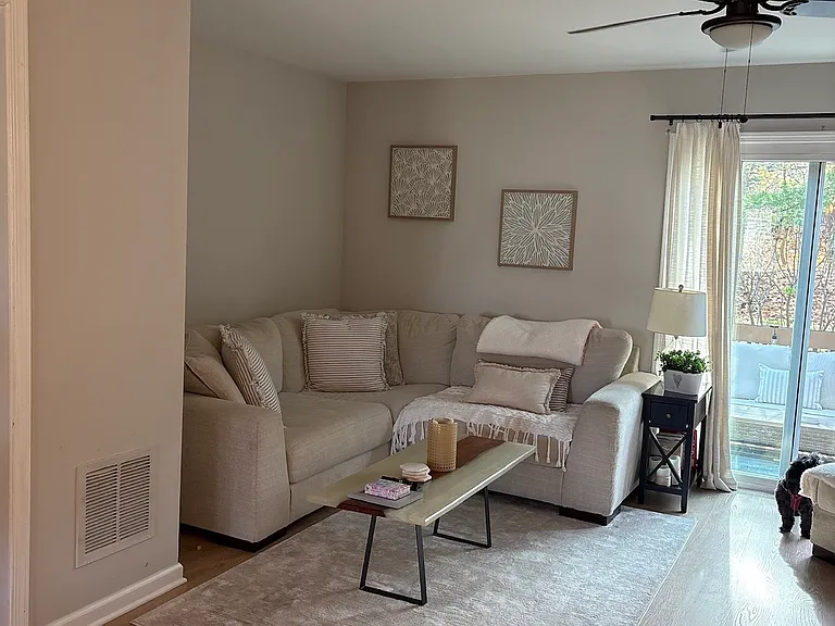 1605 Newbury Ct — Photo 15