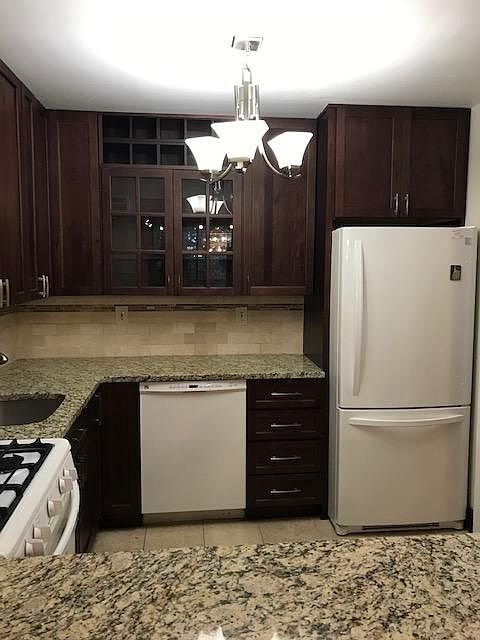 1st image of 1374 Midland Ave APT 211