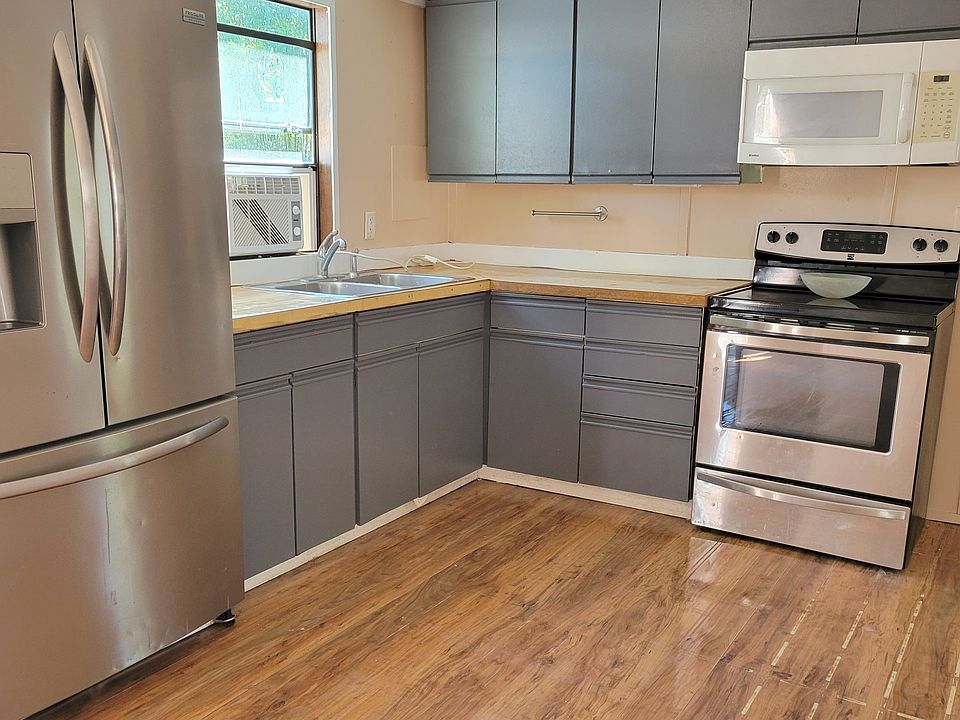1st image of 1720 NW 38th Ave #115