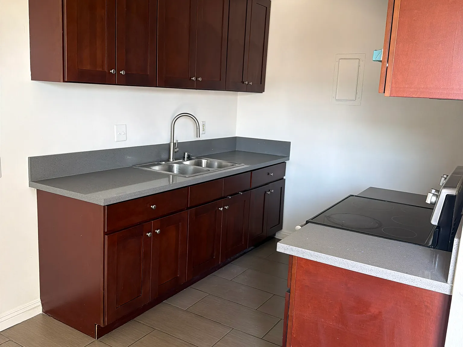 1 bed, 586 sqft, $1,900 — Photo 4