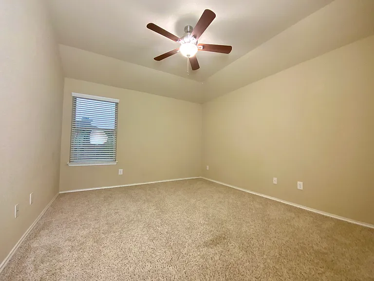 1810 Logan Trl — Photo 19
