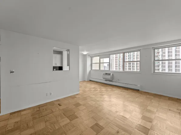 75 Henry Street image 4 of 12