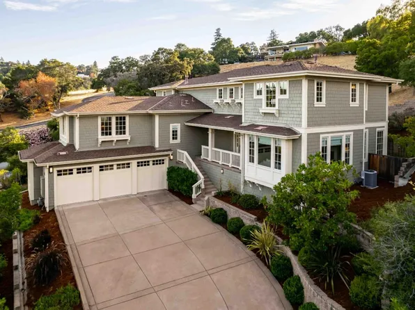 20 Palomar Oaks Ln, Redwood City, CA 94062