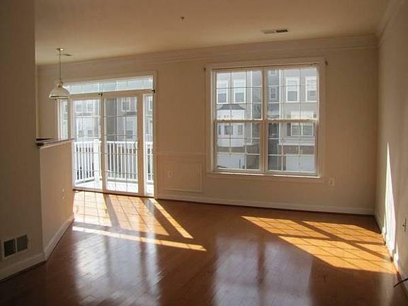 3rd image of 13612 Venturi Ln