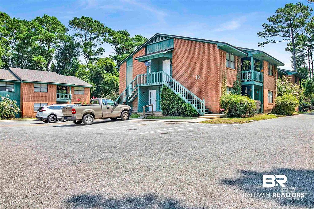 2 bed, 1.5 bath, 873 sqft, $1,250 — Photo 1