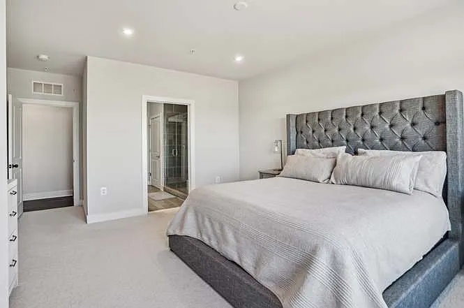 102 Saint Ives Pl — Photo 9