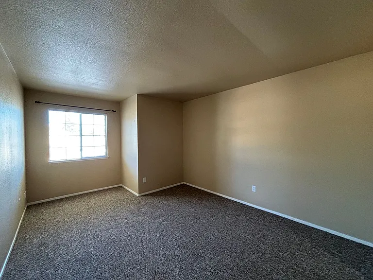 107 Mills Rd — Photo 24