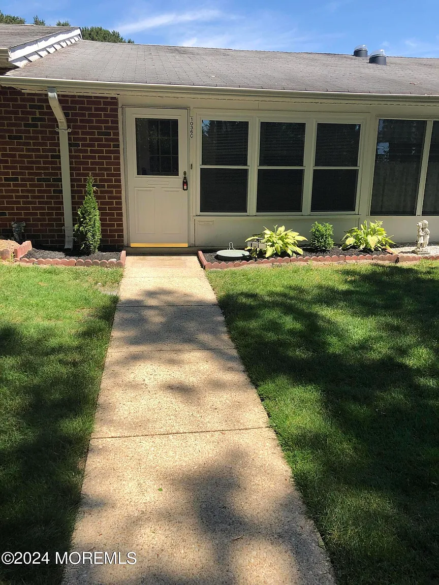 1036C Aberdeen Drive photo 1