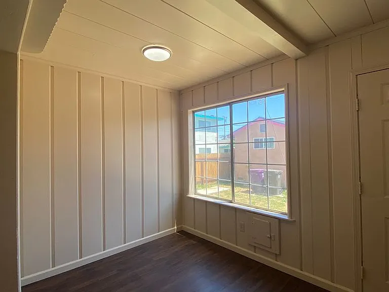120 W Mountain View St — Photo 9