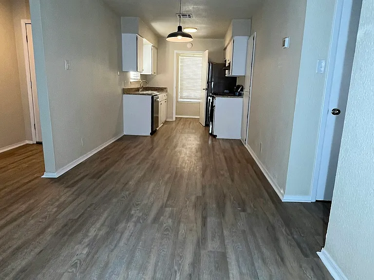 909 Betsy Ross Dr #B — Photo 9