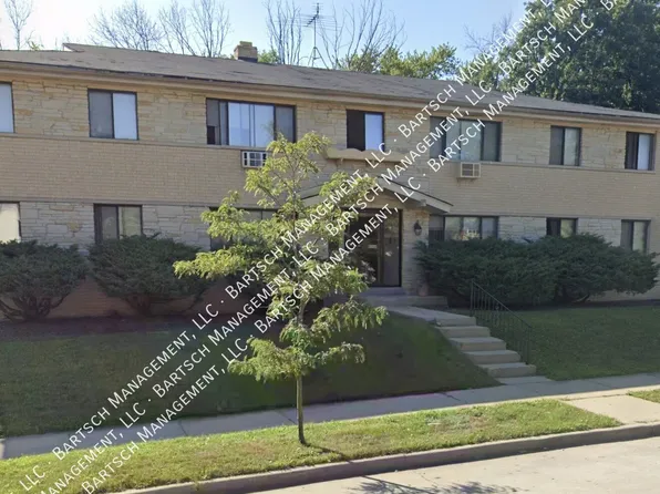 4135 N 104th St APT 1, Milwaukee, WI 53222