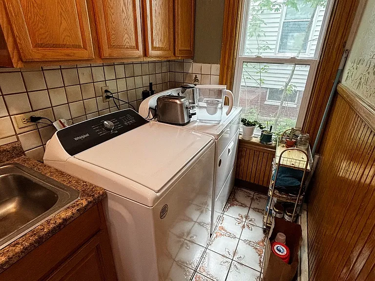 2 Rena St — Photo 4