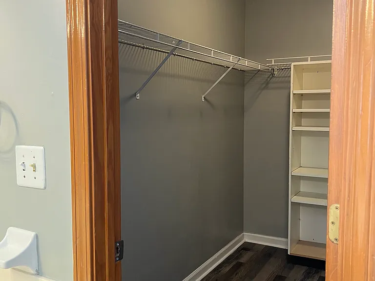 695 Paris Dr — Photo 29
