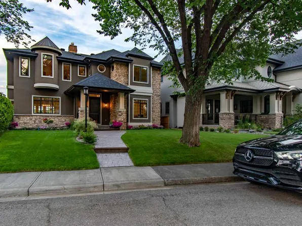 1318 W Windsor St NW, Calgary, AB T2N 3X1