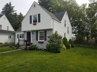 230 Windermere Rd, Lockport, NY 14094