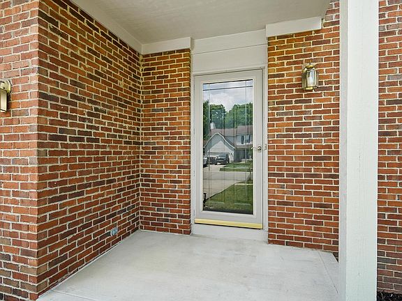 3rd image of 6387 Windcliff Dr