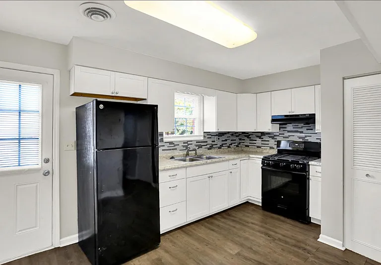 278 Walnut St #7 — Photo 6
