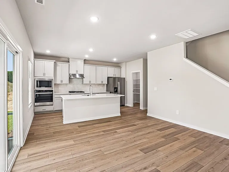 528 Southland Dr — Photo 6