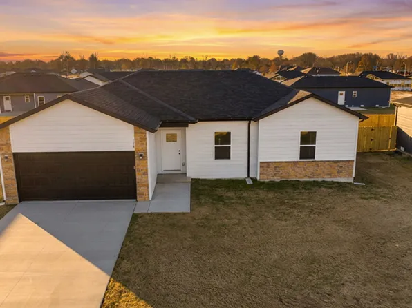 1761 S West St, Mount Vernon, MO 65712