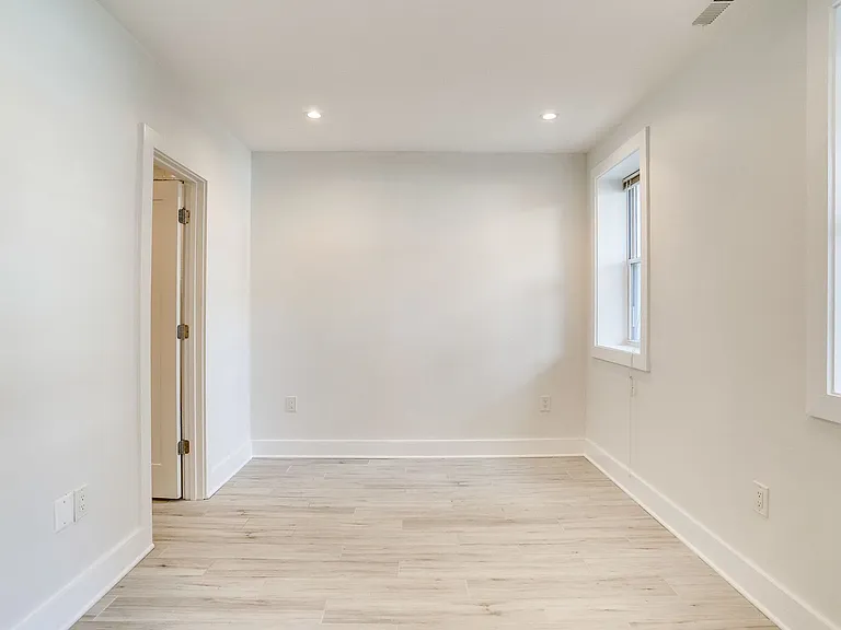727 Quebec Pl NW — Photo 8