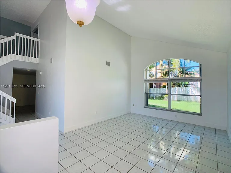 18801 NW 12th St — Photo 4