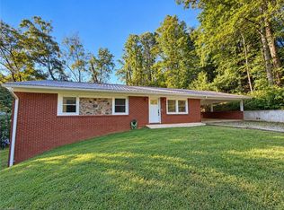 326 Prospect Dr, North Wilkesboro, NC 28659