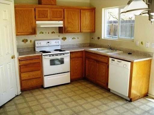 2nd image of 7436 N Onyx Ave