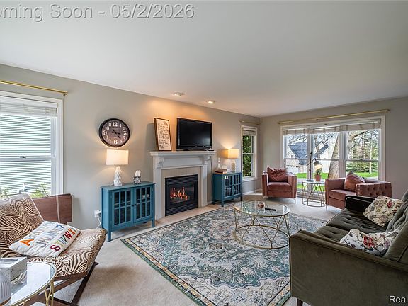 5th image of 16148 Valcrest Dr
