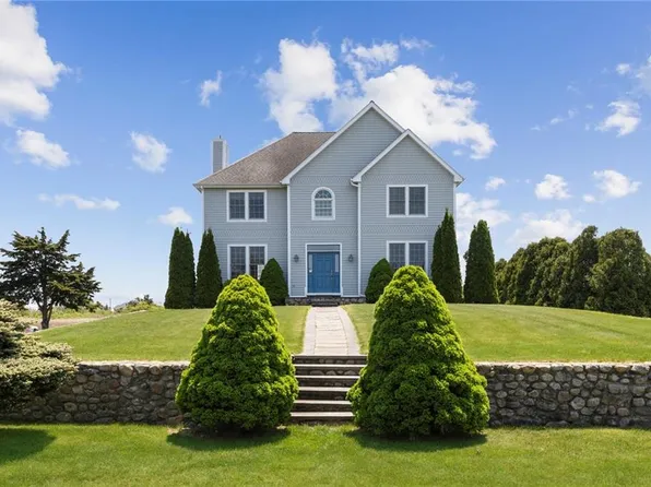 15 S Fairway Ave, Westerly, RI 02891