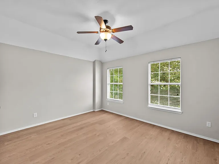 2421 Kittyhawk Dr — Photo 5