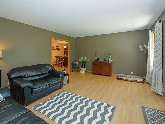 6988 Lafountaine Dr-105