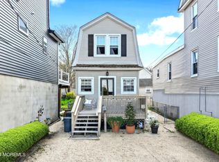 61 5th St, Highlands, NJ 07732