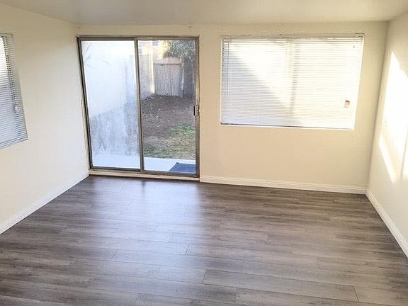 4th image of 2229 Hitchcock Dr