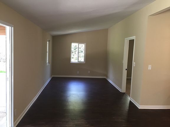 5th image of 17400 Hemphill St