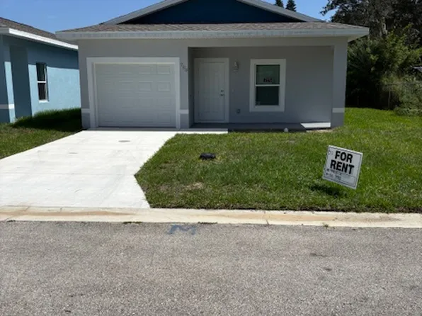 700 Salamanca Ct, Sebring, FL 33870