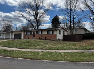 2370 Pheasant Dr, Florissant, MO